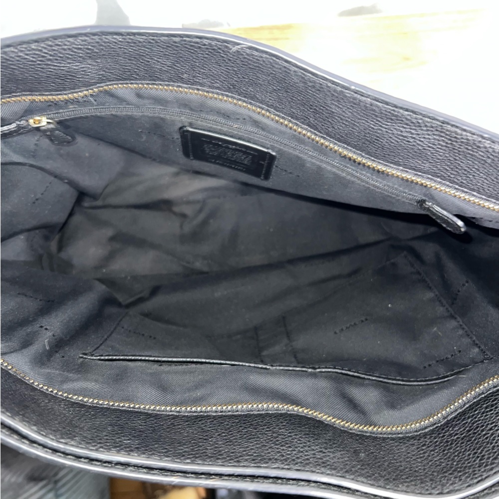 Coach 57107 Pebbled Leather Turnlock Tote Bag Black | READ - Picture 7 of 8